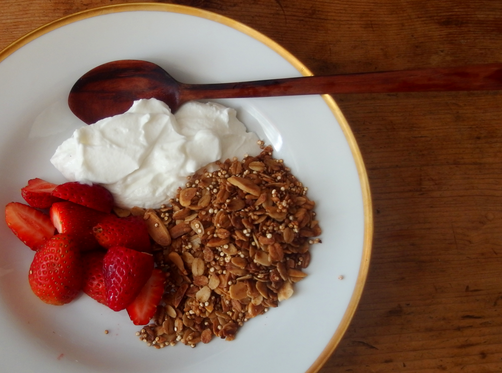 Homemade Quinoa Oat Granola with Almonds and Flax Seeds