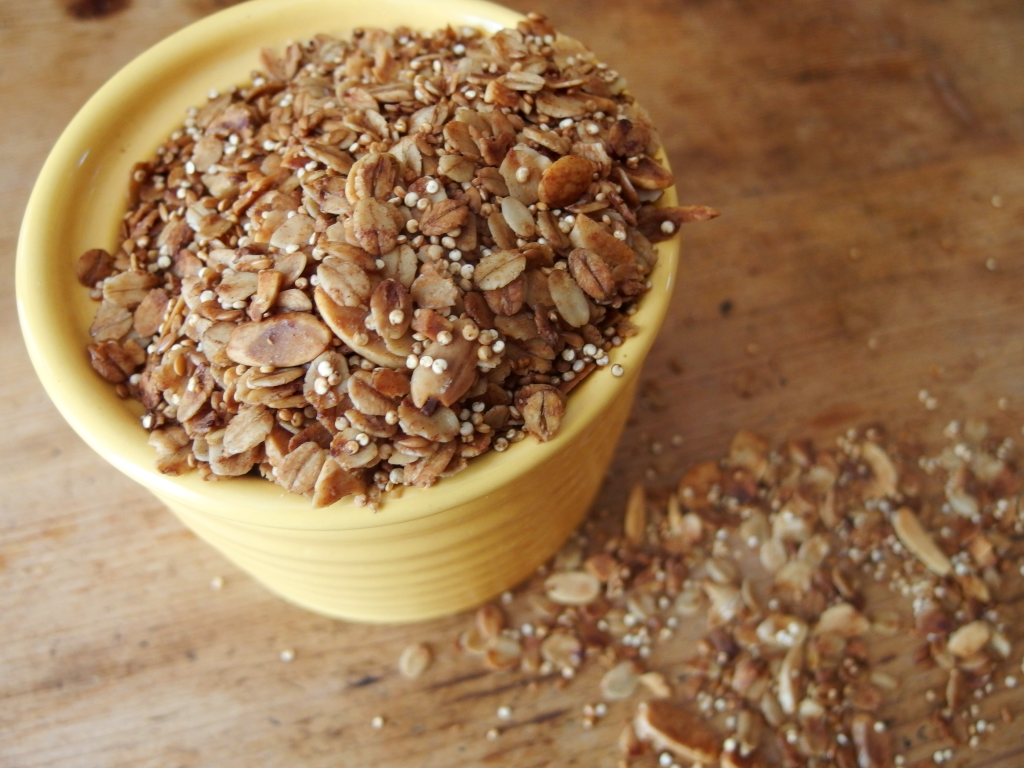 Homemade Quinoa Oat Granola with Almonds and Flax Seeds | danicalforniacooks.com
