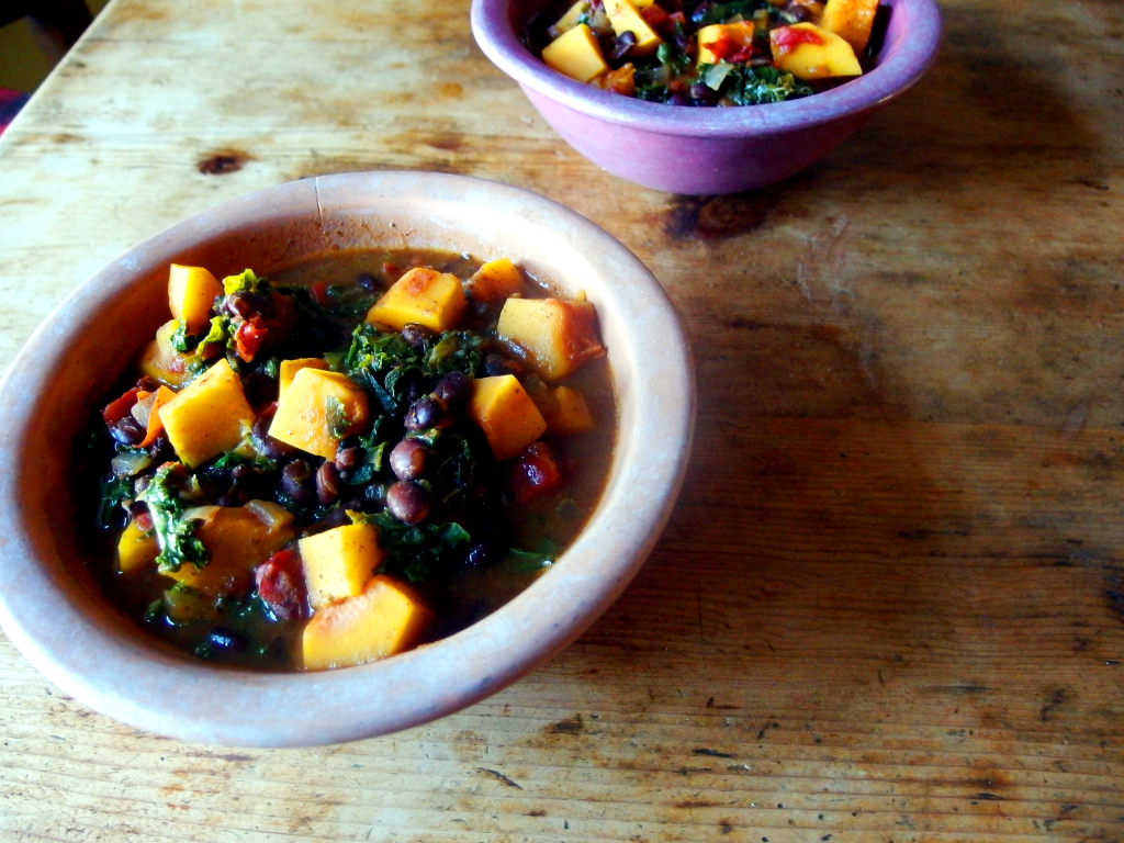 One-pot vegan black bean chili with butternut squash and kale | danicalforniacooks.com
