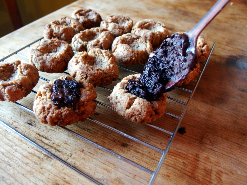 Paleo Thumbprint Chocolate Cookies | danicaliforniacooks.com