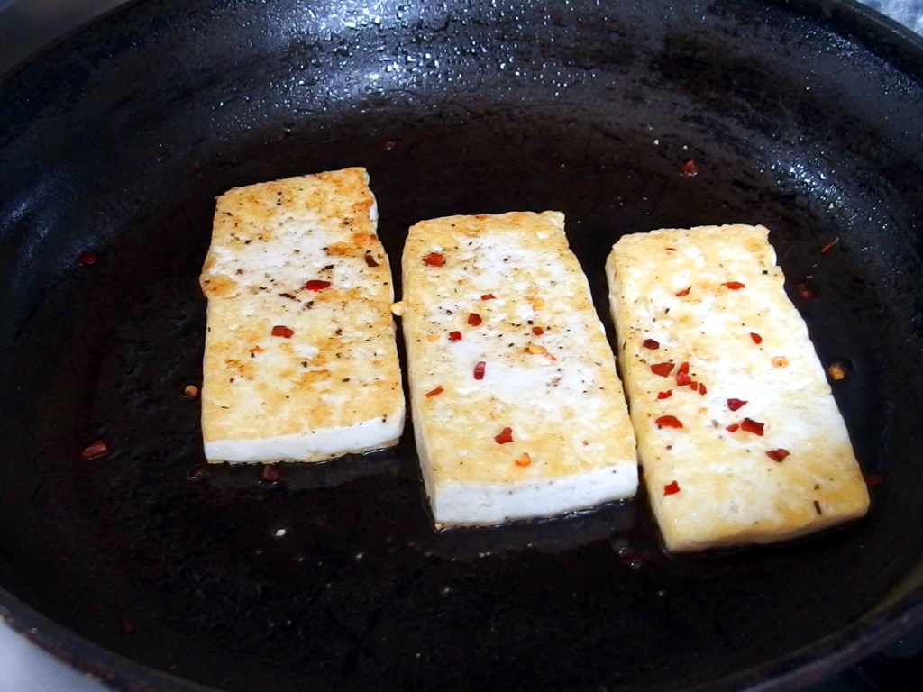 Spicy Ginger Almond Butter Sauce with Tofu | danicaliforniacooks.com