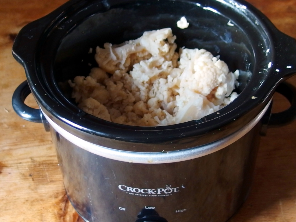 Crockpot Mashed Cauliflower | danicaliforniacooks.com