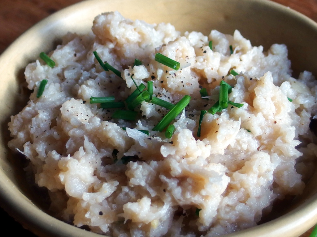 Crockpot Mashed Cauliflower | danicaliforniacooks.com
