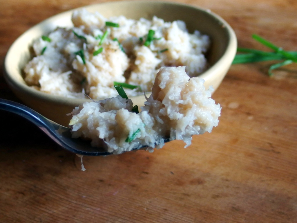Crockpot Mashed Cauliflower | danicaliforniacooks.com