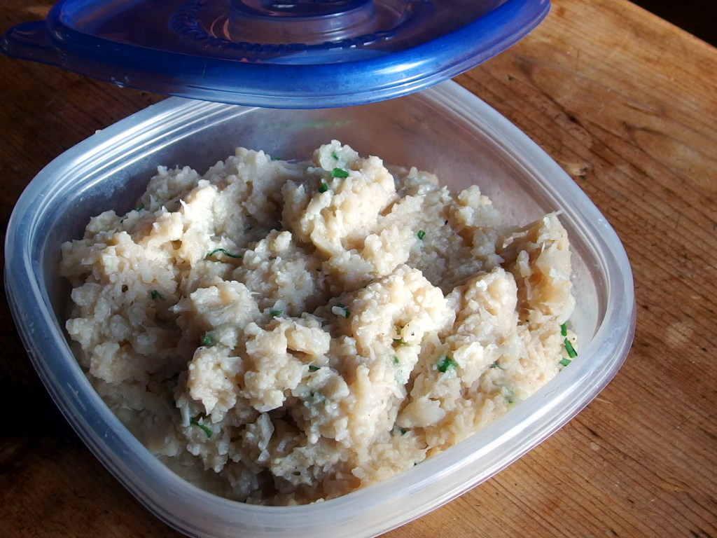 Crockpot Mashed Cauliflower | danicaliforniacooks.com