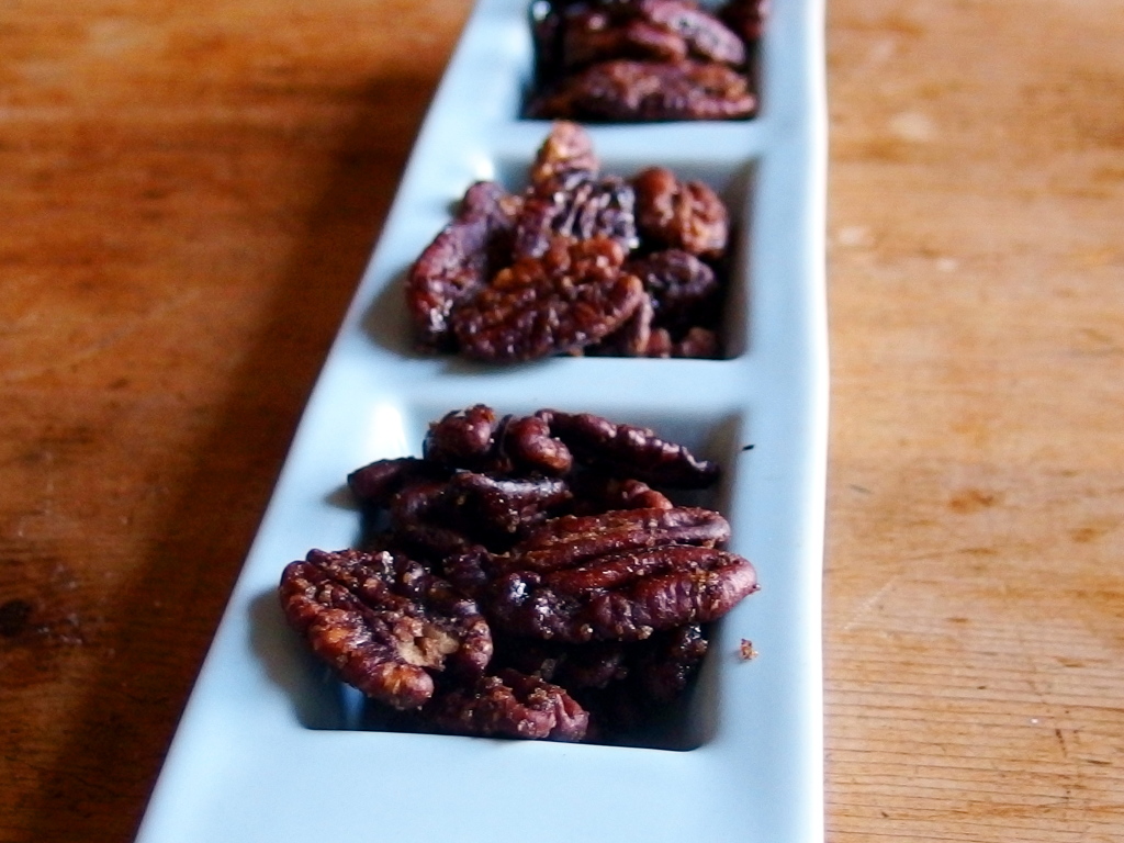 Vegan Candied Pecans | danicaliforniacooks.com