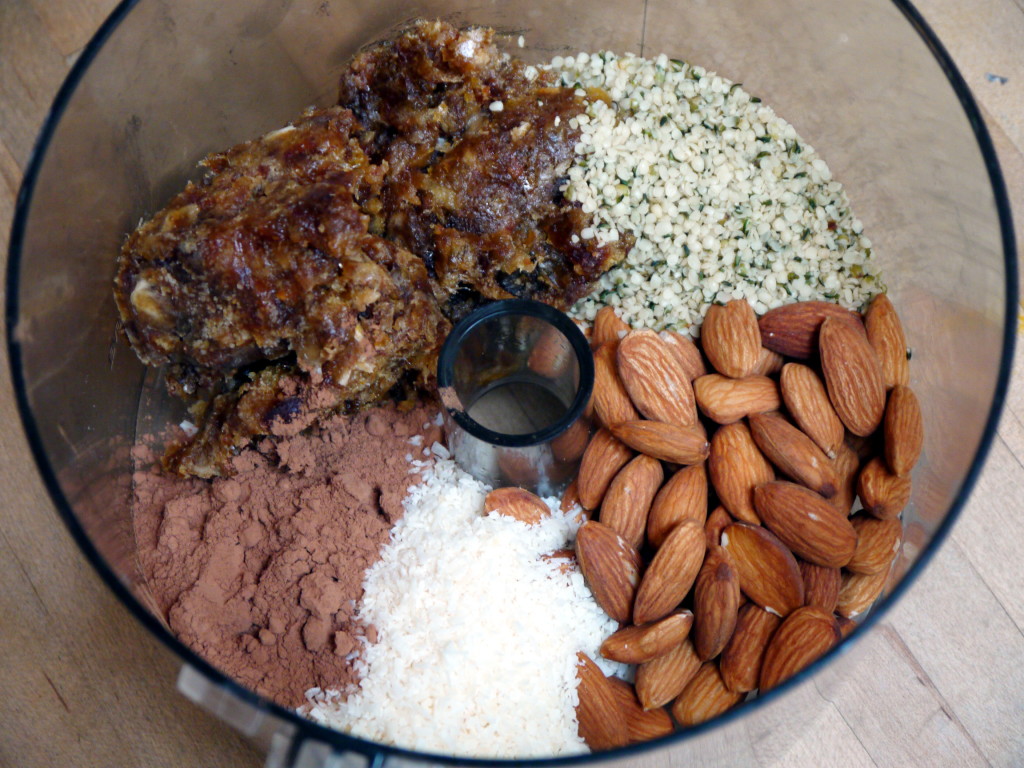 Coconut Almond Energy Bars | danicaliforniacooks.com