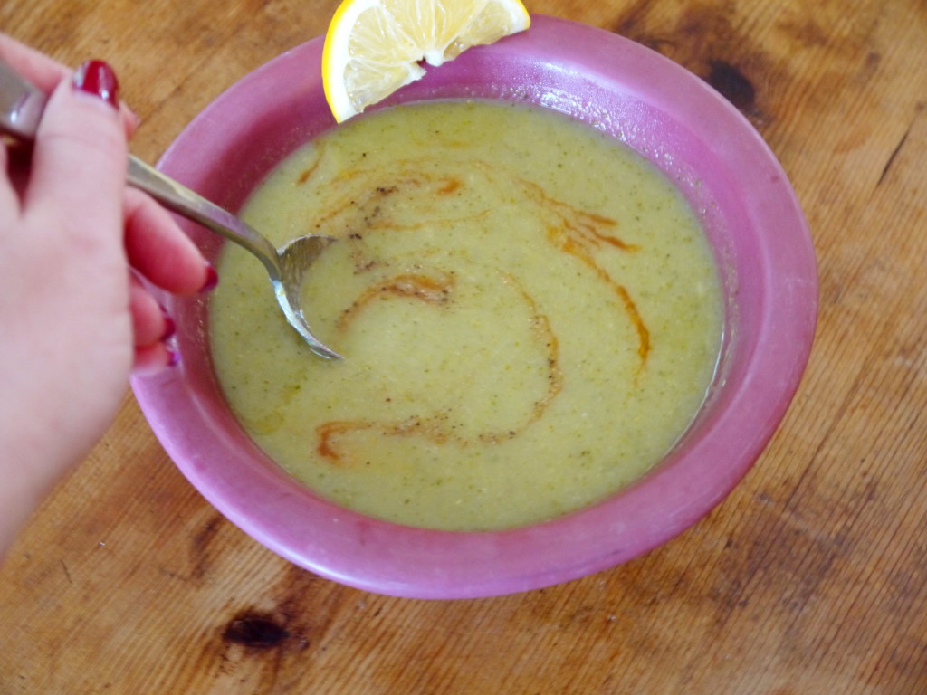 Paleo Creamy Broccoli Soup | danicaliforniacooks.com