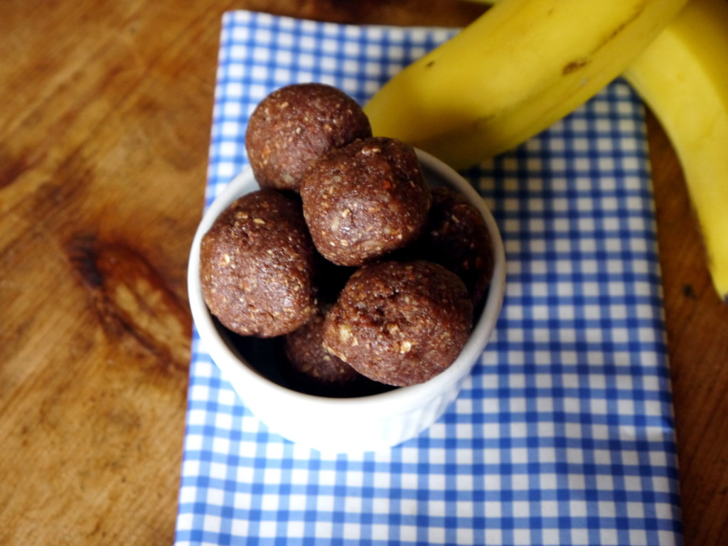 Chocolate Banana Bread Snack Balls | danicaliforniacooks.com
