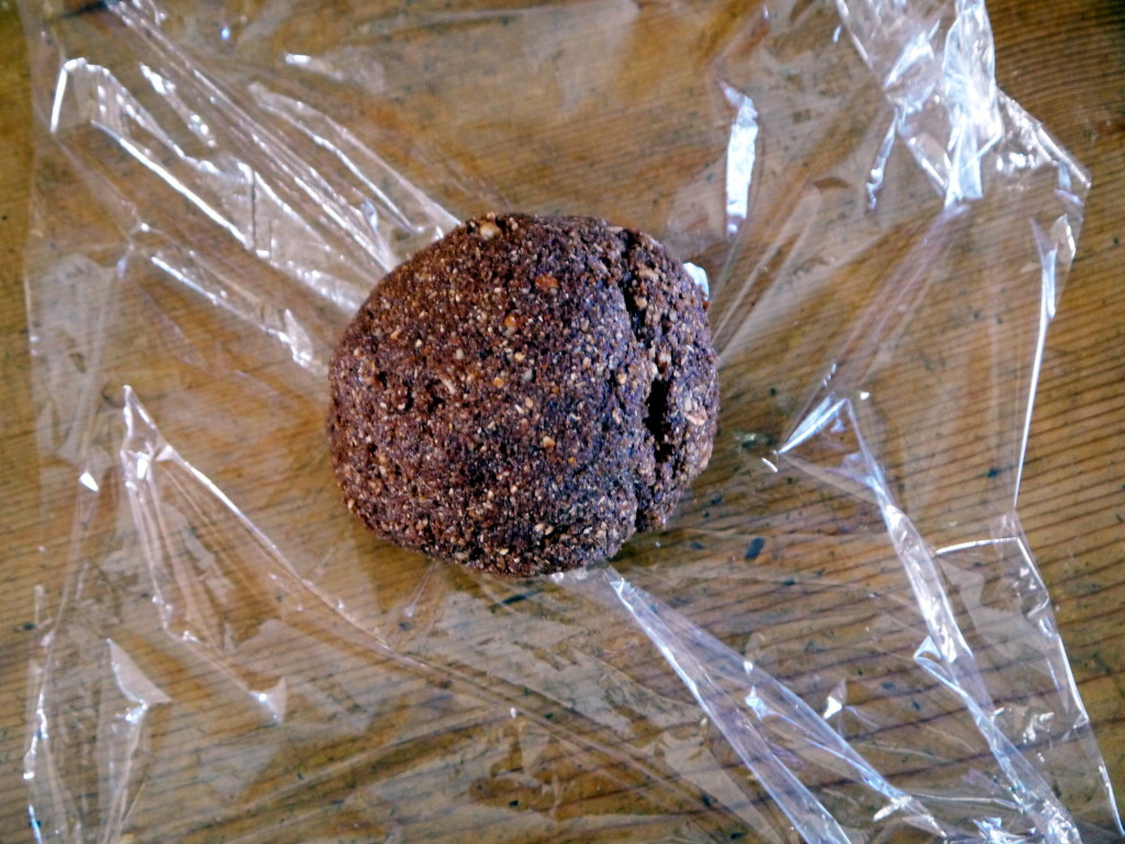 Chocolate Banana Bread Snack Balls | danicaliforniacooks.com