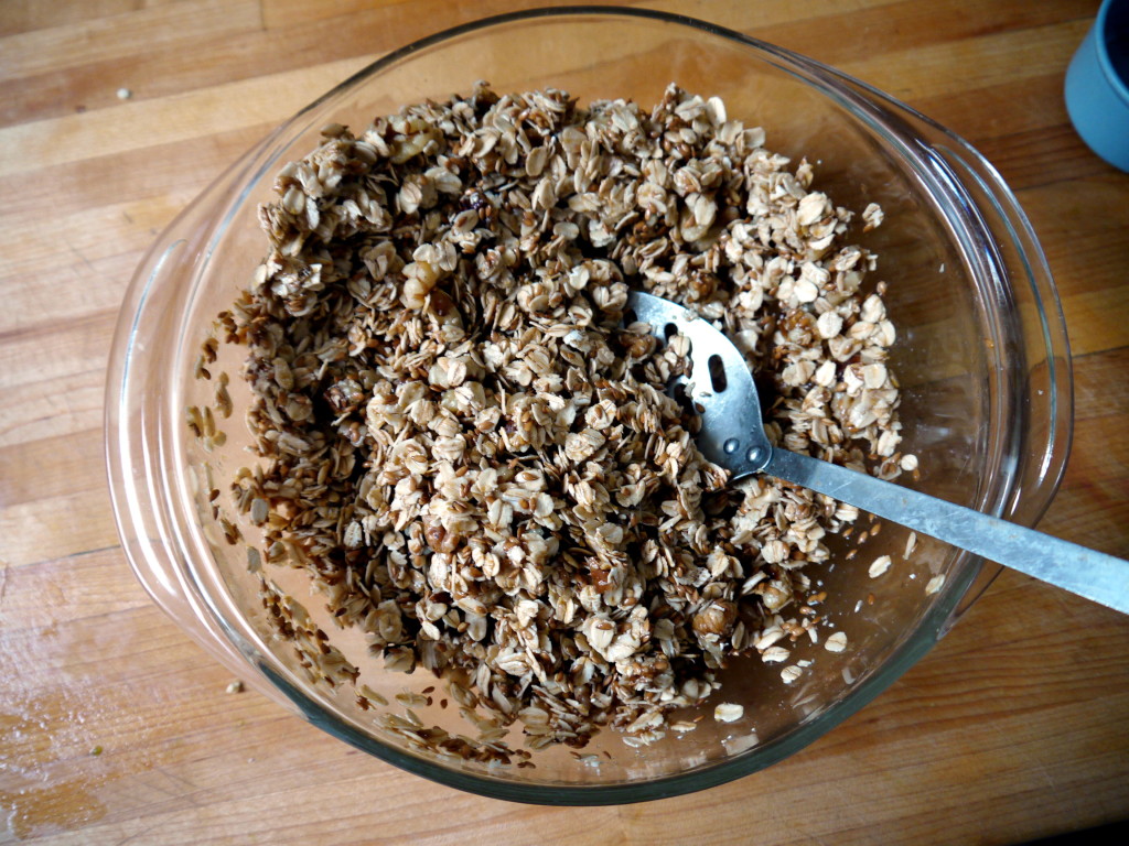 Cranberry Walnut Granola with Flax Seeds | danicaliforniacooks.com