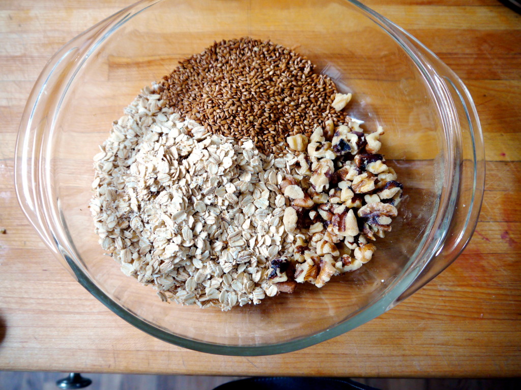 Cranberry Walnut Granola with Flax Seeds | danicaliforniacooks.com