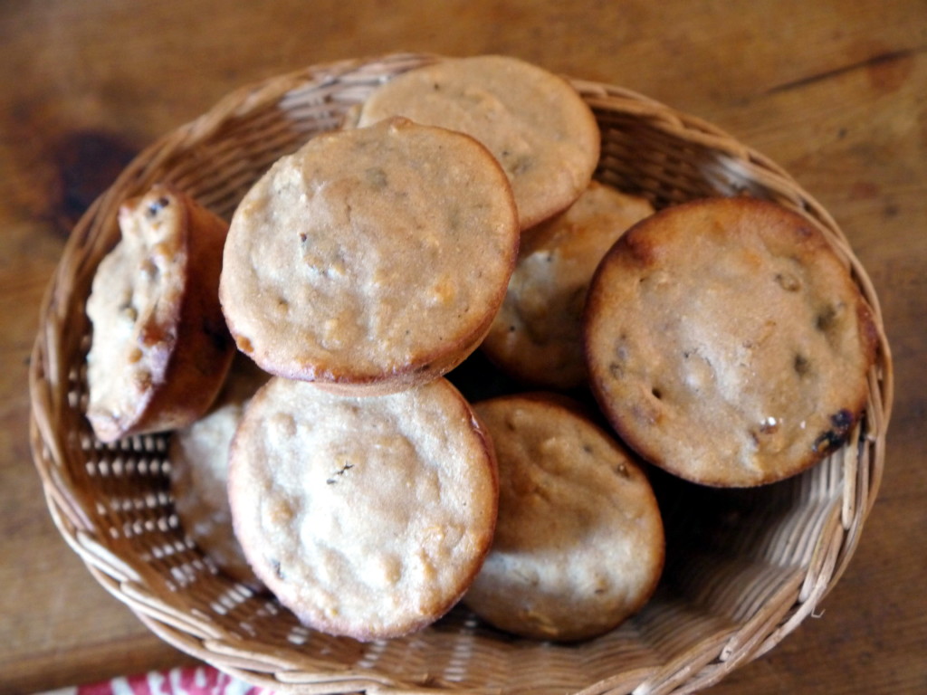 Multigrain Walnut and Date Muffins | danicaliforniacooks.com