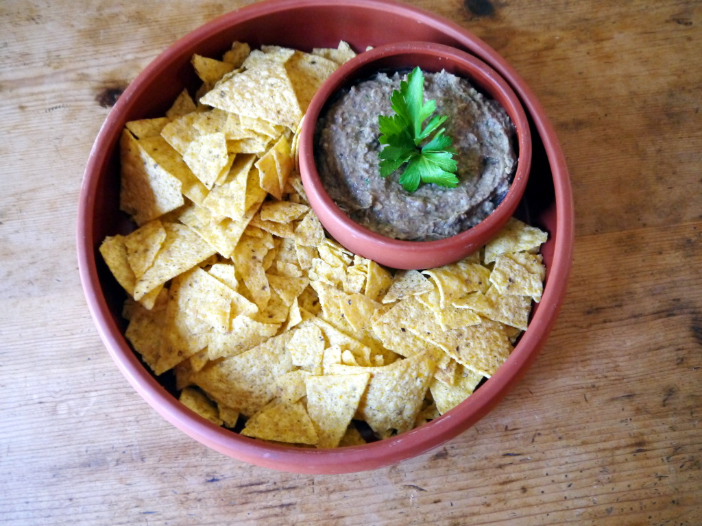 Spicy Black Bean Dip | danicaliforniacooks.com