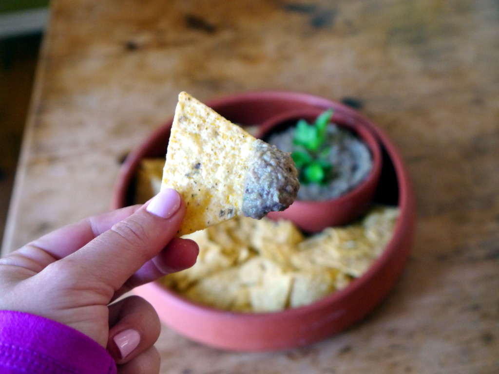 Spicy Black Bean Dip | danicaliforniacooks.com