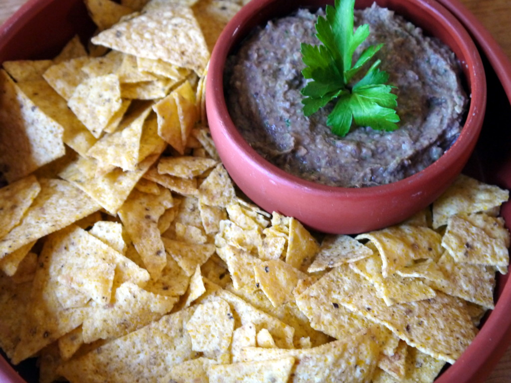Spicy Black Bean Dip | danicaliforniacooks.com