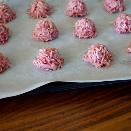 Strawberry Vanilla Macaroons