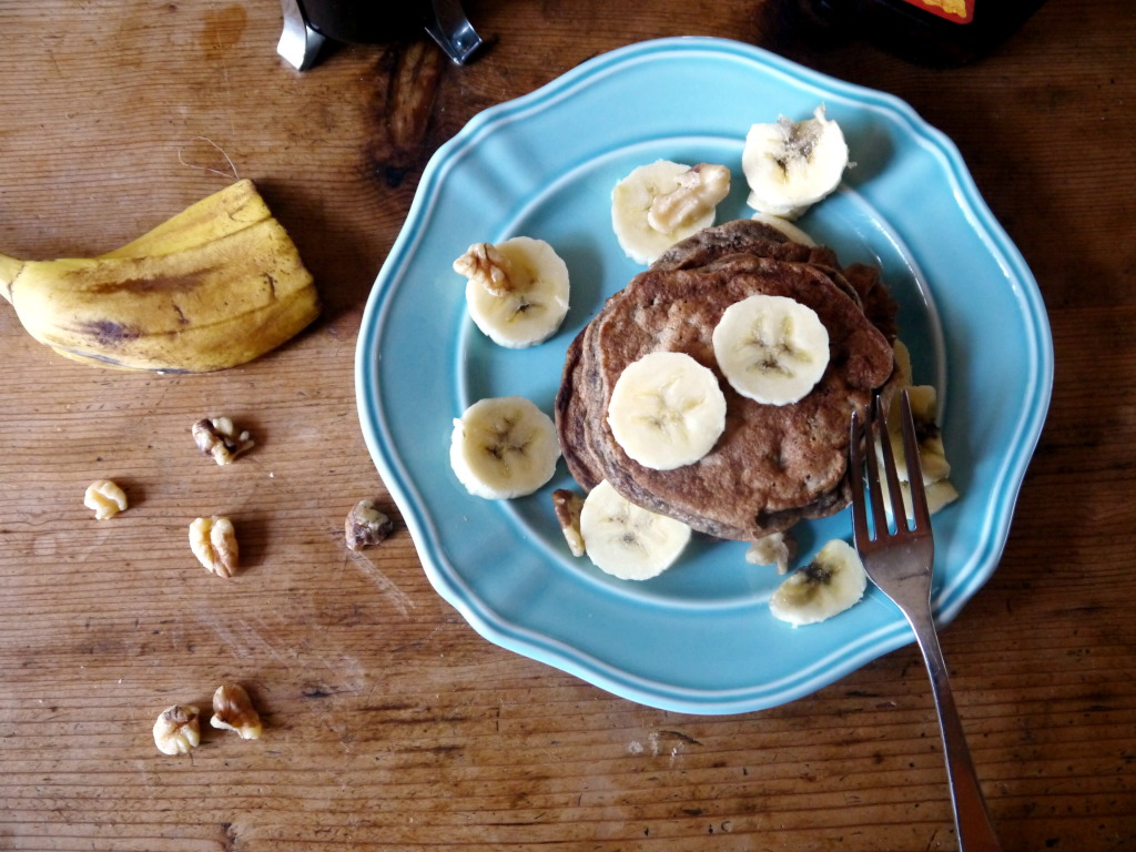 Banana Walnut Oat Pancakes | danicaliforniacooks.com