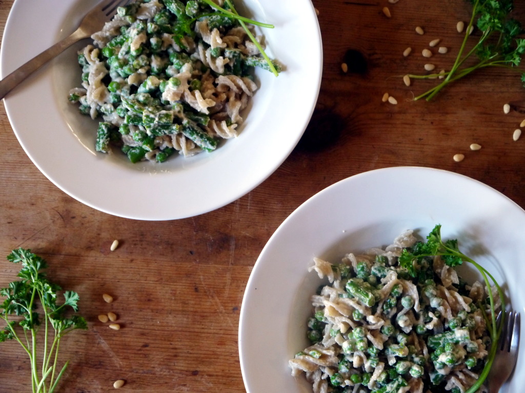 Creamy Vegan Spring Vegetable Pasta | danicaliforniacooks.com