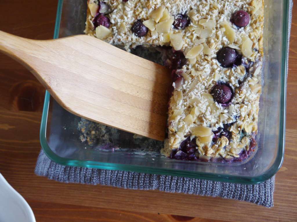 Blueberry Yogurt Oatmeal Bake | danicaliforniacooks.com