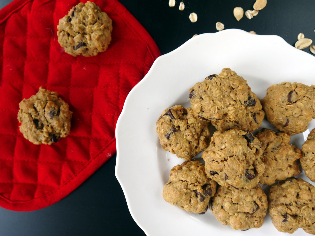 Gluten Free Peanut Butter Oatmeal Chocolate Chip Cookies | danicaliforniacooks.com