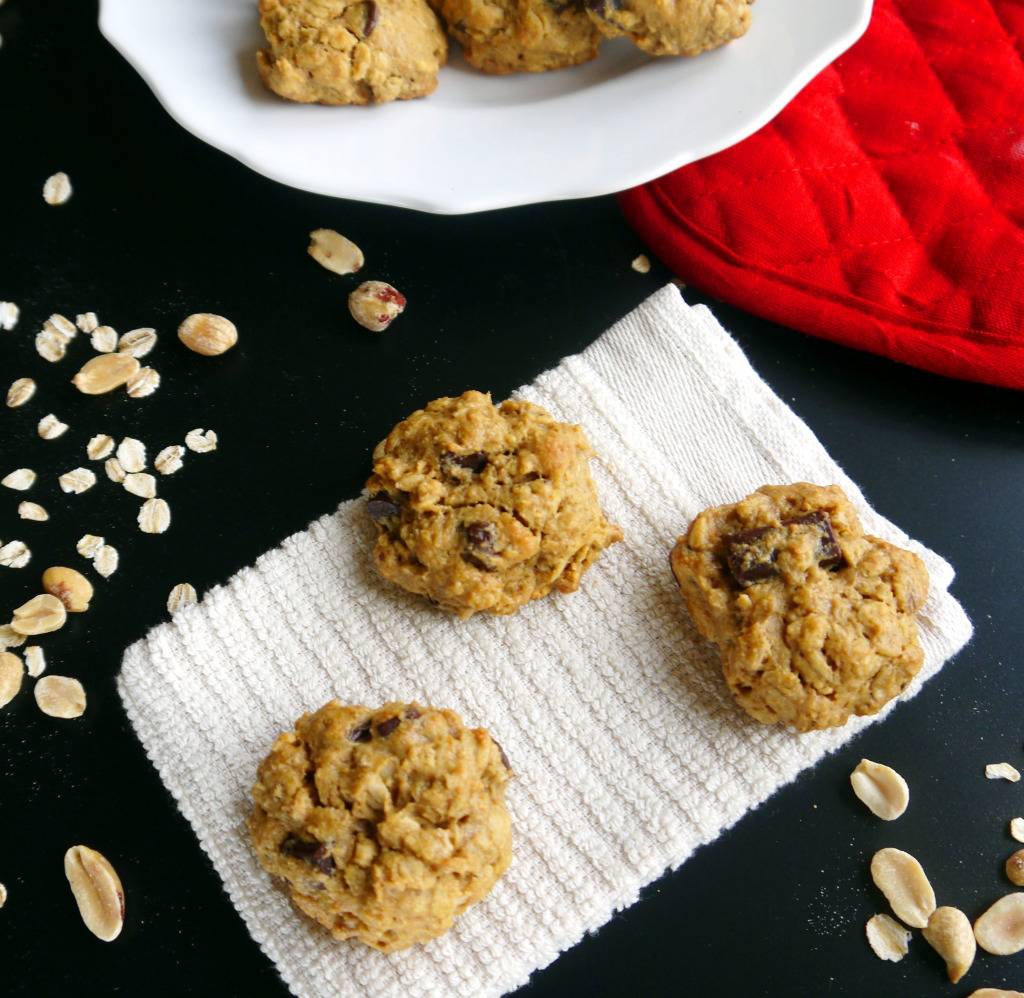 Gluten Free Peanut Butter Oatmeal Chocolate Chip Cookies | danicaliforniacooks.com