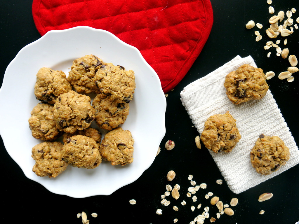 Gluten Free Peanut Butter Oatmeal Chocolate Chip Cookies | danicaliforniacooks.com