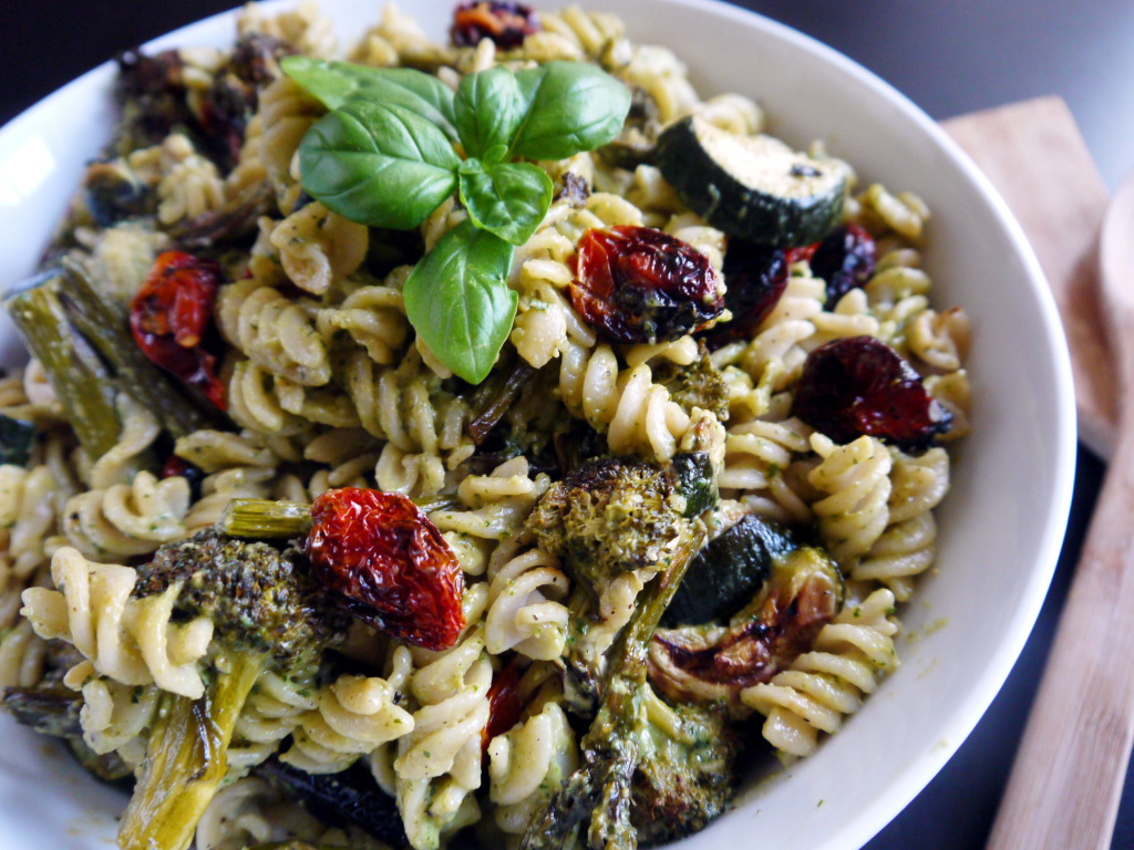 Summer Roasted Vegetable Pasta with Vegan Pesto | danicaliforniacooks.com
