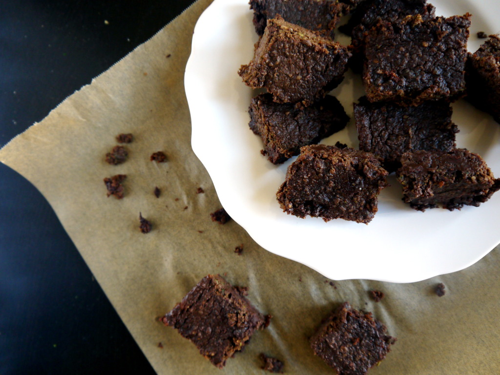 Extra Fudgy Paleo Zucchini Brownies | danicaliforniacooks.com