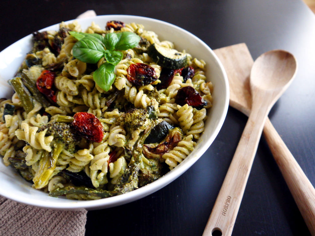 Summer Roasted Vegetable Pasta with Vegan Pesto | danicaliforniacooks.com