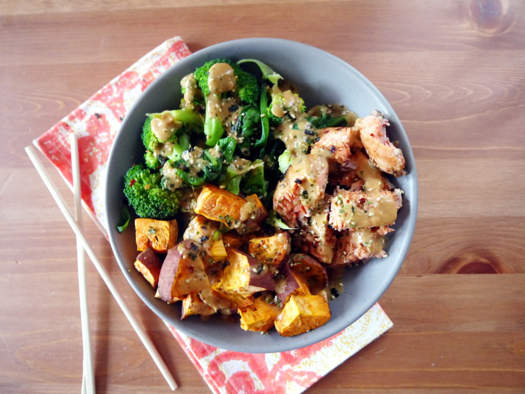 Salmon Bowls with Miso Dressing | danicaliforniacooks.com