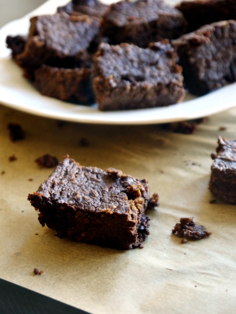 Extra Fudgy Paleo Zucchini Brownies | danicaliforniacooks.com