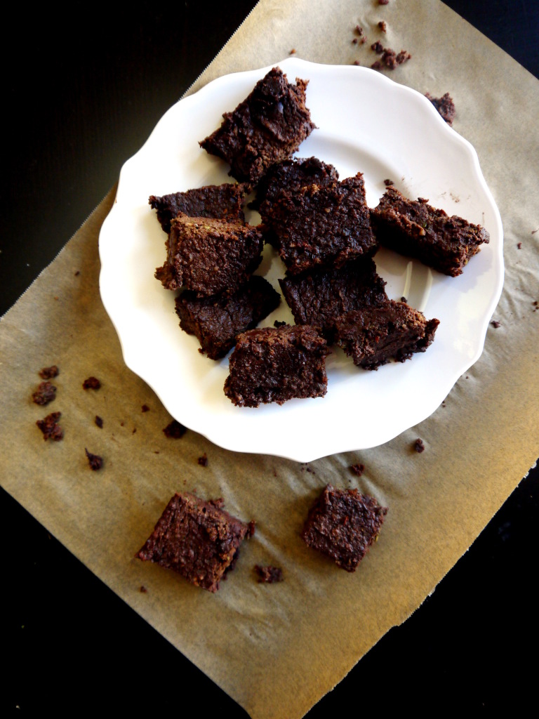 Extra Fudgy Paleo Zucchini Brownies | danicaliforniacooks.com