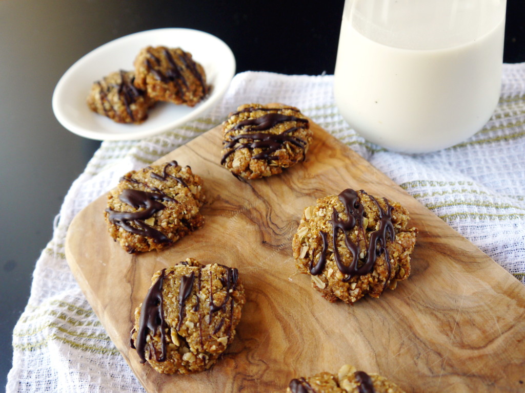 Vegan Gingersnap Cookies | danicaliforniacooks.com