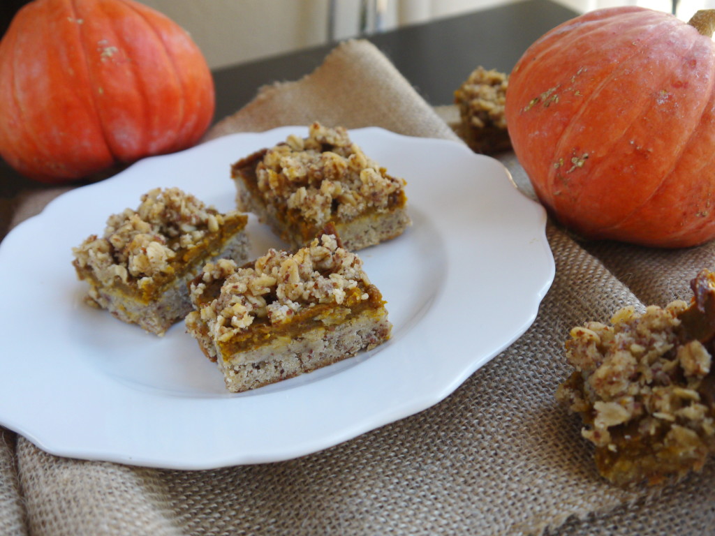 Vegan Pumpkin Pie Bars | danicaliforniacooks.com