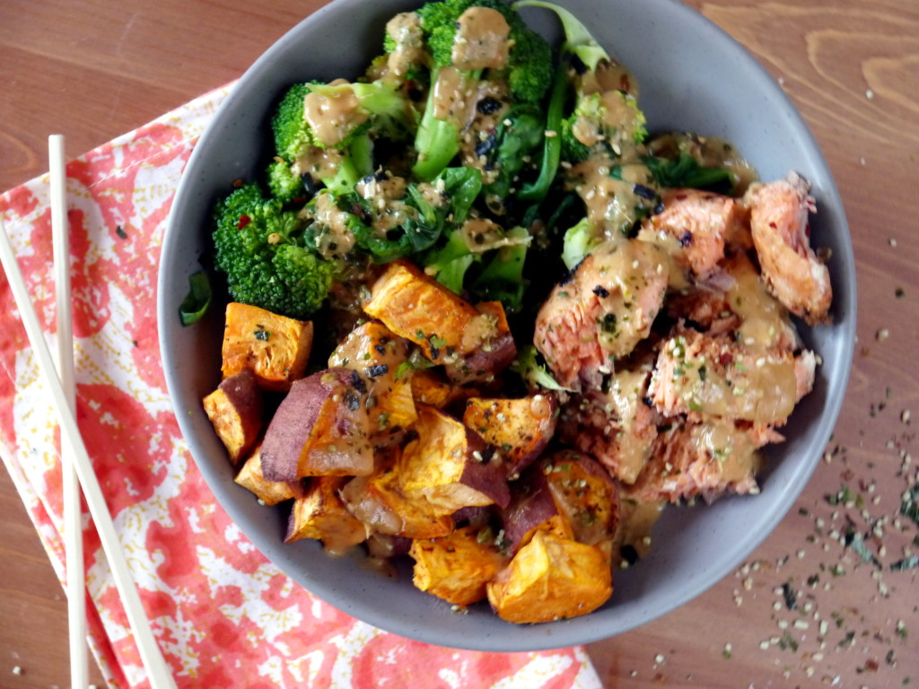 Salmon Bowls with Miso Dressing | danicaliforniacooks.com